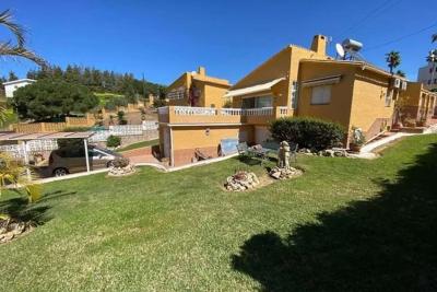 Villa Independiente en Venta en El Faro, a solo 1000 met...